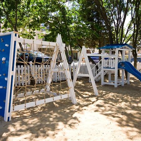 Paradise Bay Hotel Pomorie Exterior photo