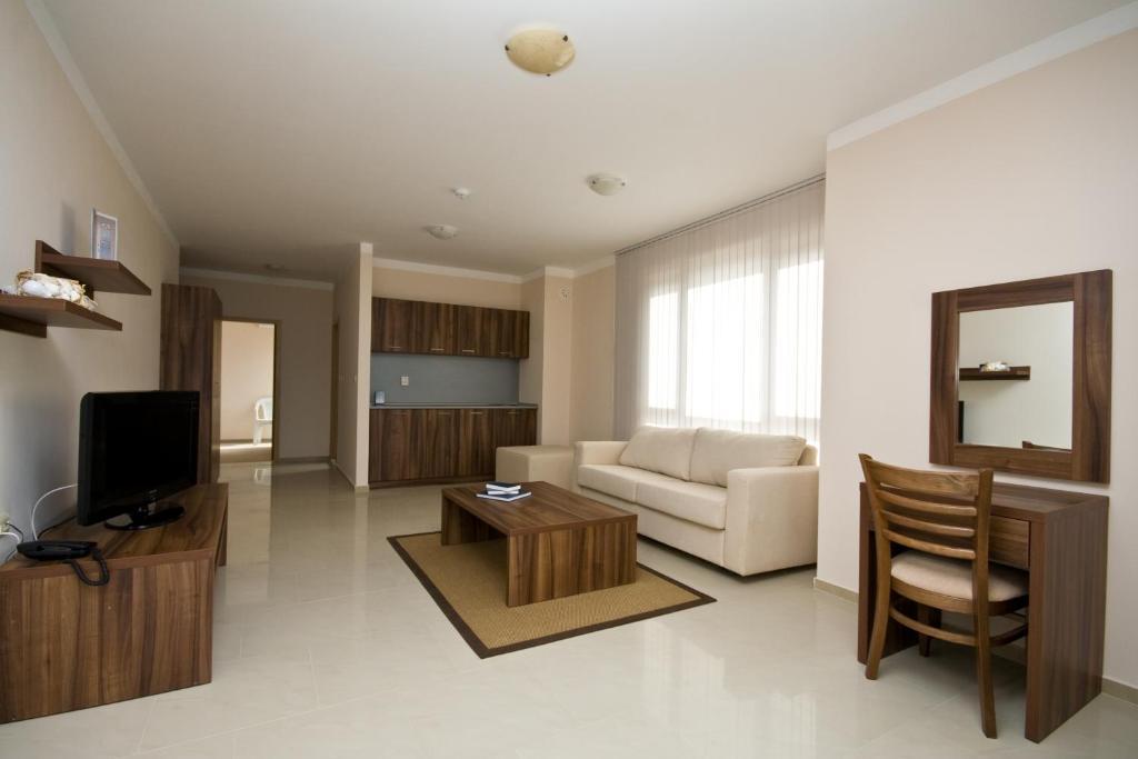 Paradise Bay Hotel Pomorie Room photo